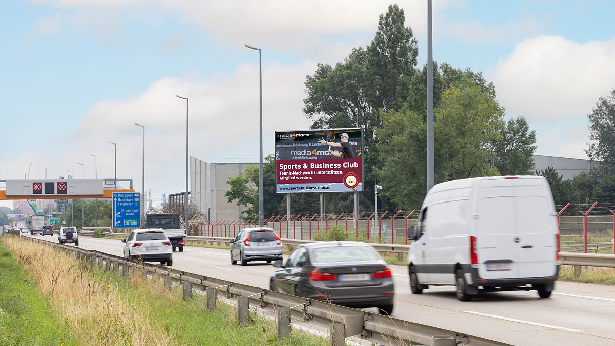 Sports & Business Club-Sujet auf der A4 zwischen Wien und dem Vienna Airport